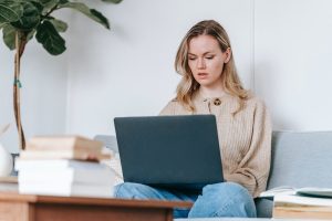 Comment trouver facilement un rédacteur web freelance